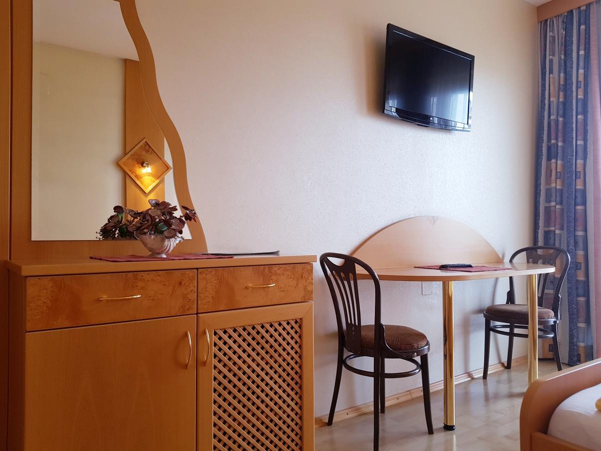 Burgau 加斯托珍妮提斯旅馆酒店 外观 照片